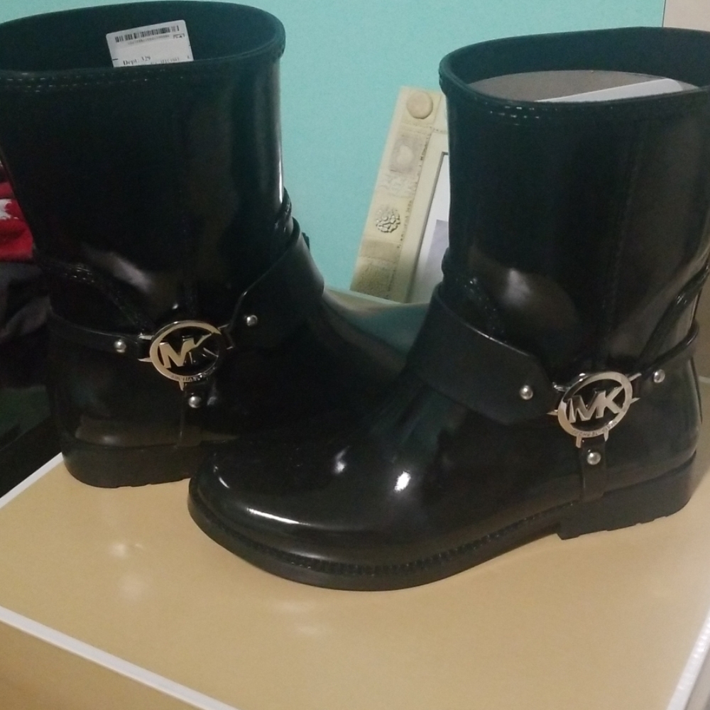 Michael kors rain boots - Picture 2 of 4